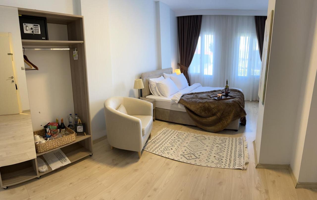 B. Equine Range Hotel Narlidere Eksteriør billede