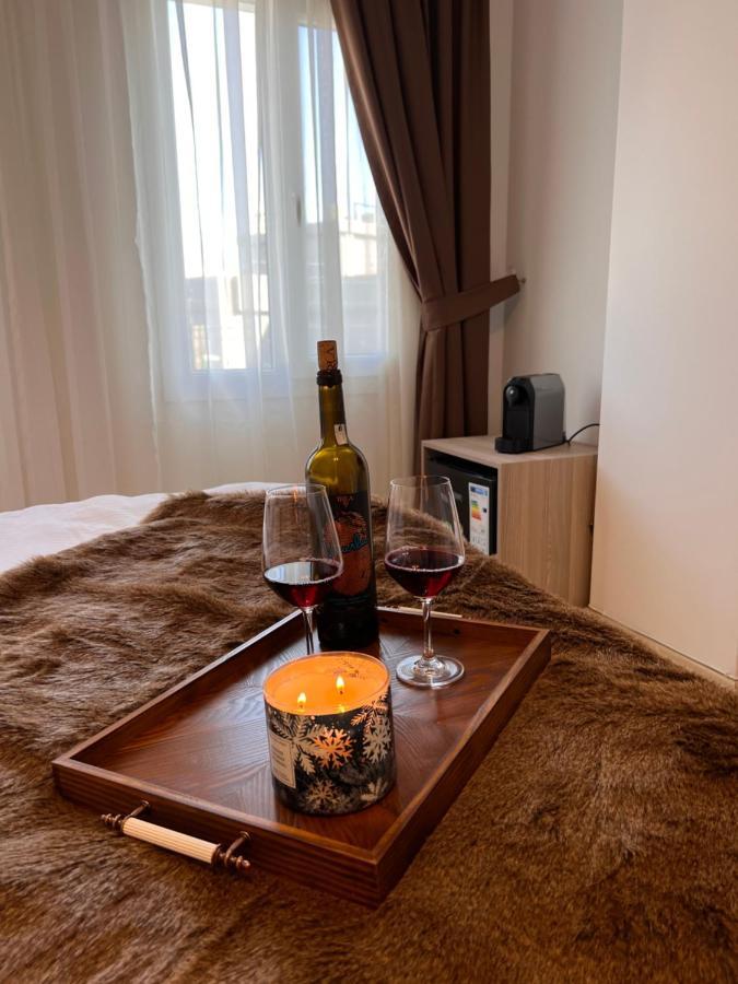B. Equine Range Hotel Narlidere Eksteriør billede