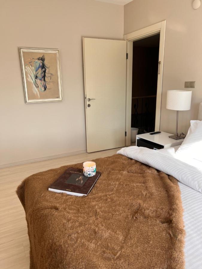 B. Equine Range Hotel Narlidere Eksteriør billede