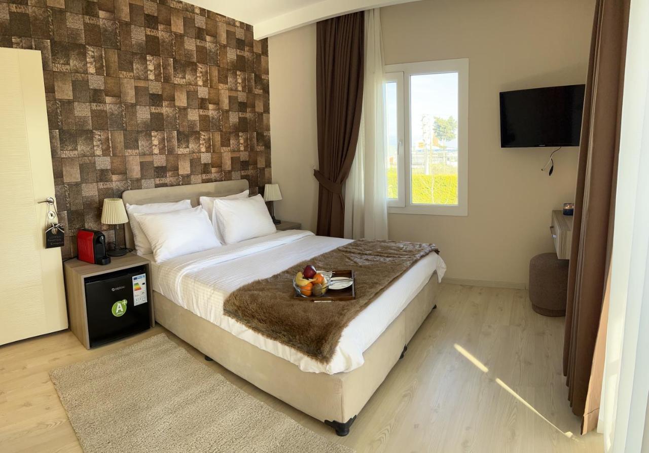 B. Equine Range Hotel Narlidere Eksteriør billede