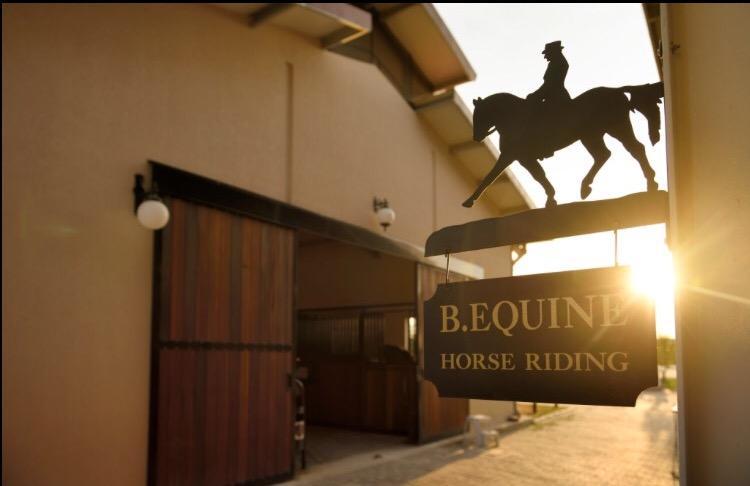 B. Equine Range Hotel Narlidere Eksteriør billede